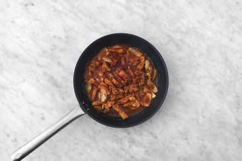 Combina los ingredientes