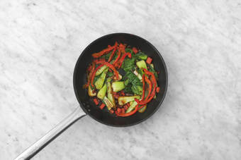 Teriyakigemüse braten