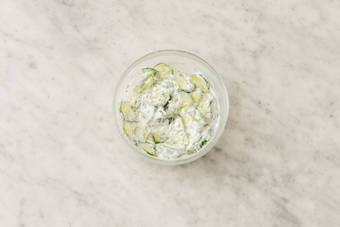 Für den Gurkensalat