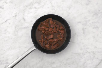 Cook the plant-based mince 