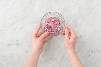 Make the pickled onion