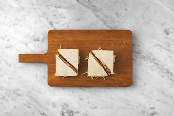 Assemblare il sandwich