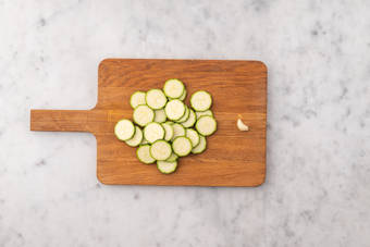 Affettare le zucchine