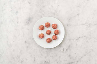 Form meatballs