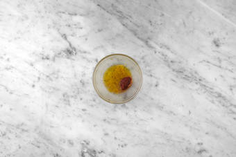 Mix your Salad Dressing