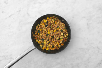 Cuocere zucchine e ceci