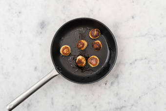 Cuire les boulettes de poulet