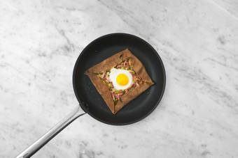 Galette en construction