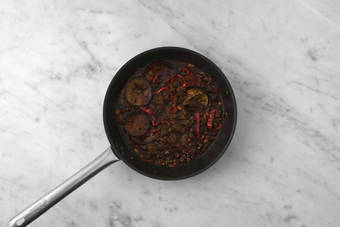 Gericht fertigstellen