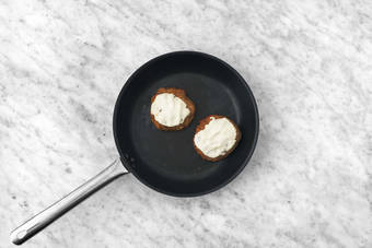 Cocina las hamburguesas