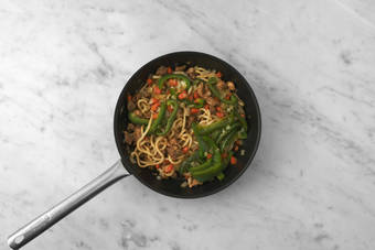 Unire lonza e noodles