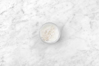 Preparare la crème fraîche