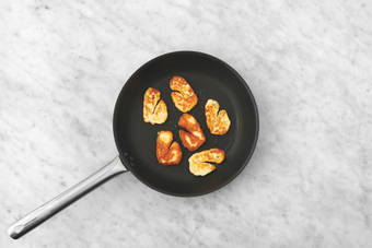 Grigliare il formaggio