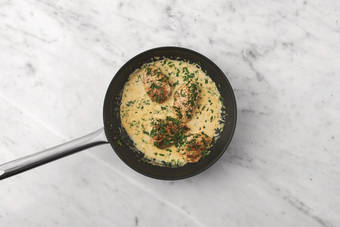 Cook the chicken & sauce