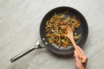 COOK MUSHROOMS & ONION