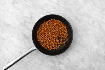 Preparare insalata e salsa