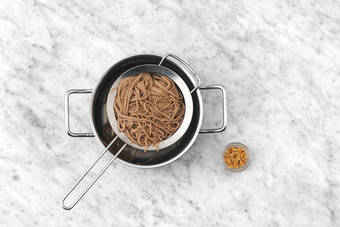 Au tour des nouilles