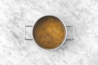 Le riz passe à la casserole