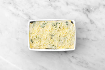 Lasagne en construction 