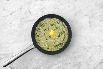 À la poêle tout s'emmêle