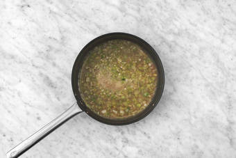 On ajoute le bouillon