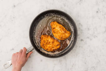 Hähnchenschnitzel braten