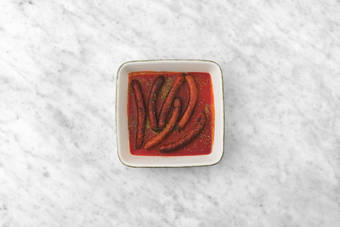 Agrega las salchichas