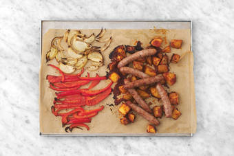 Añade las salchichas