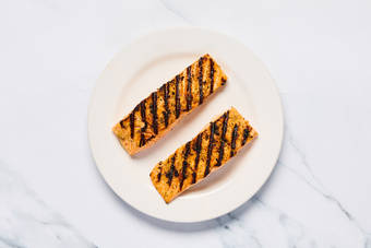 Grill salmon