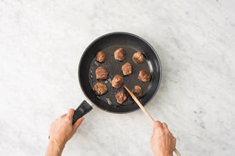 Cook the bacon and meatballs