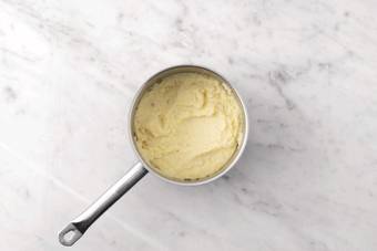 Make the cauli-potato mash