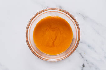 Mix Sriracha Honey Sauce
