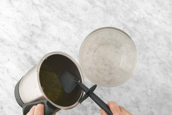 Für die Tomatenvinaigrette