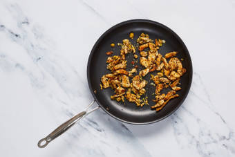 FINISH SAUCE & CHICKEN