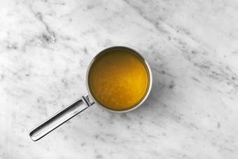 Beurre blanc en préparation