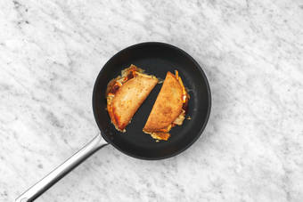 Cocina las quesadillas