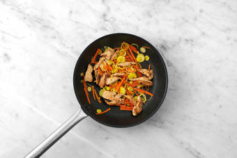 Hähnchenpfanne anbraten