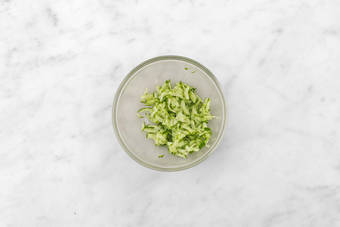 Für das Limetten-Zaziki