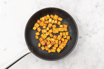 Cook the tofu & sauce