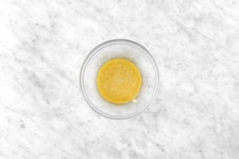 Mix your Salad Dressing