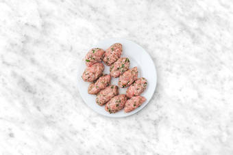 Modellare le polpette