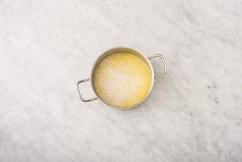 Cook the garlic rice