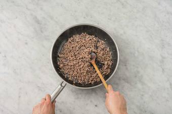 Cook the beef & veggies