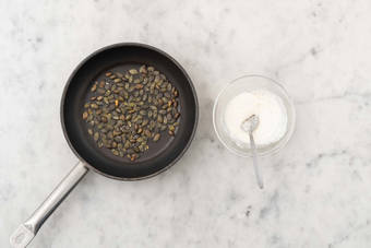 Tostare i semi di zucca