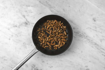 La sauteuse prend le relais