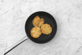 Cook the okonomiyaki