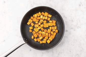 Cook the tofu & sauce