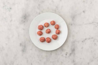 Hackbällchen formen