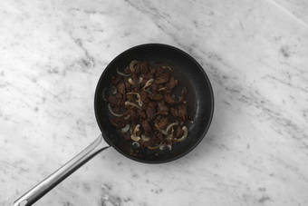 Veganes Schawarma anbraten