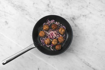 Préparer les boulettes